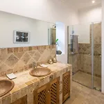Luxury Tucci In By Lovelystay *